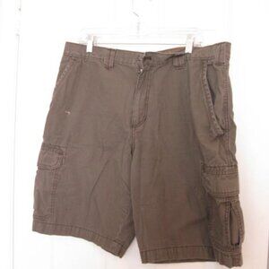 Men's Eddie Bauer Cargo Khaki size 38  shorts